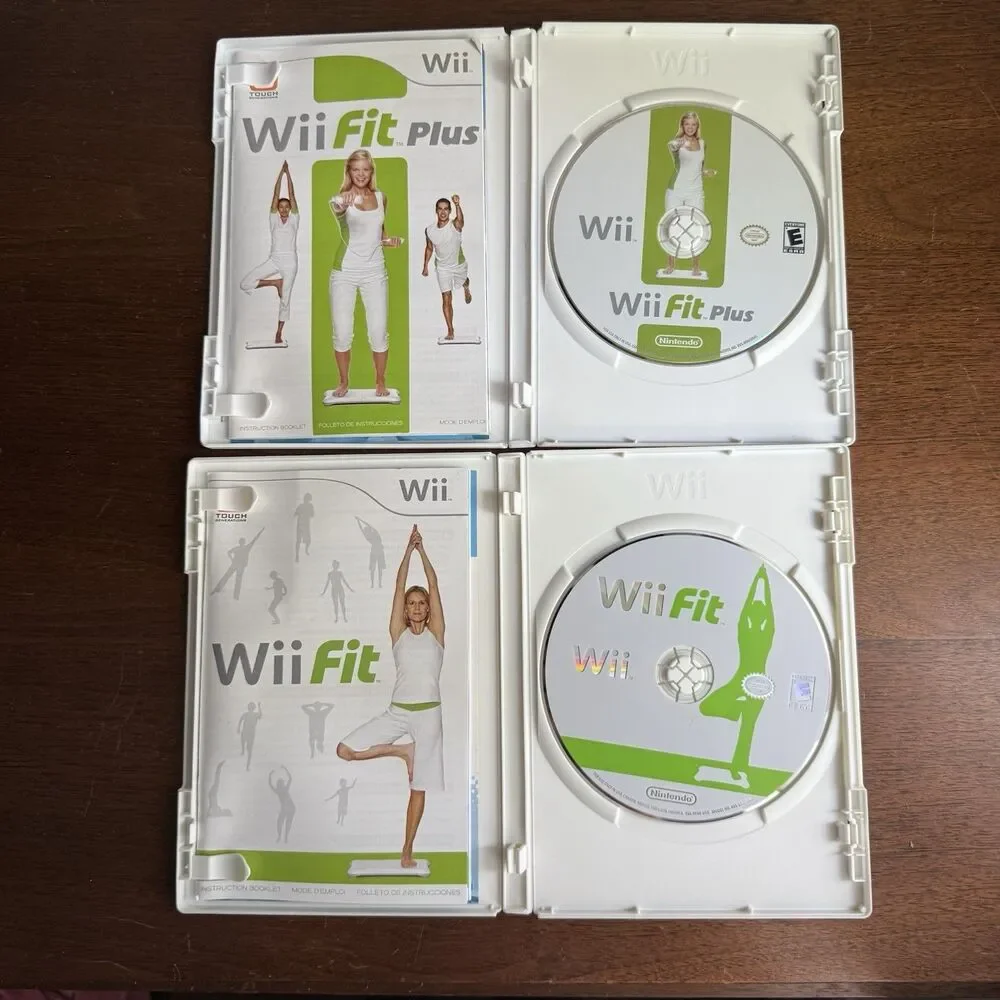 Wii Fit and Wii Fit Plus Game Bundle Nintendo Wii 2008 Complete Tested Working